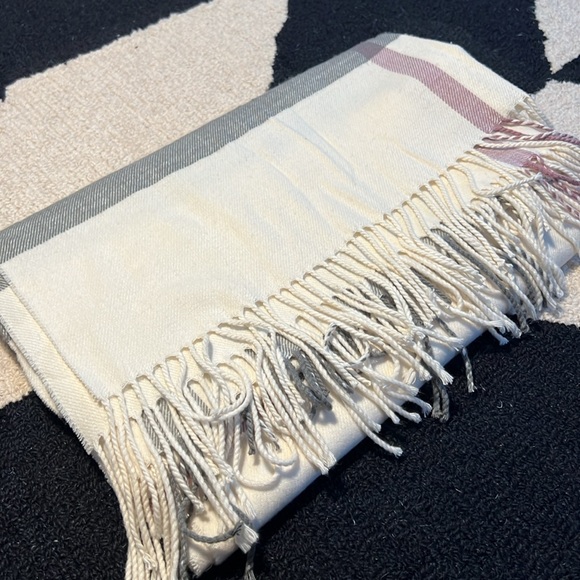 Super Soft Pink Scarf - Picture 2 of 4